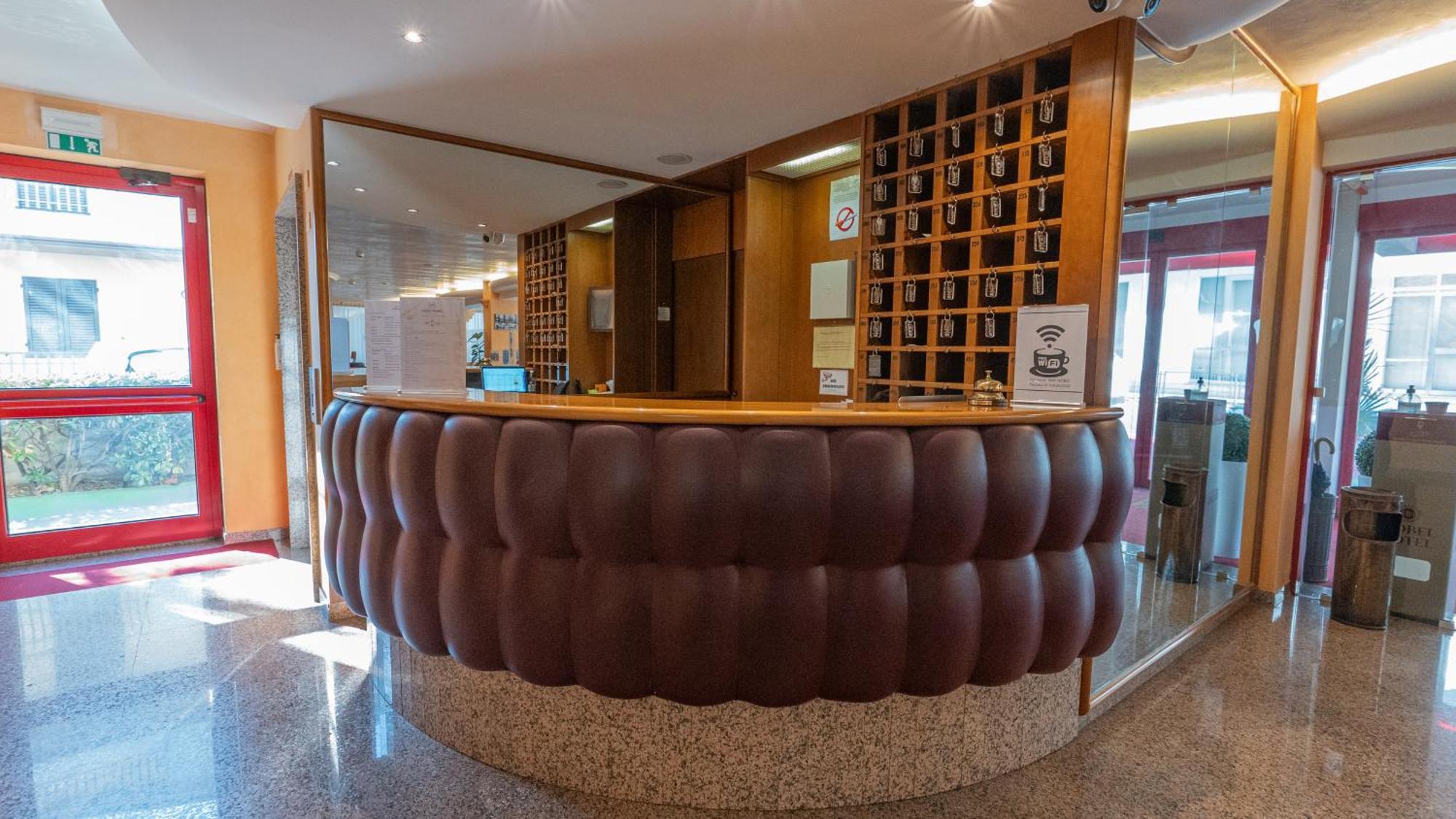 רימיני Hotel Nobel מראה חיצוני תמונה
