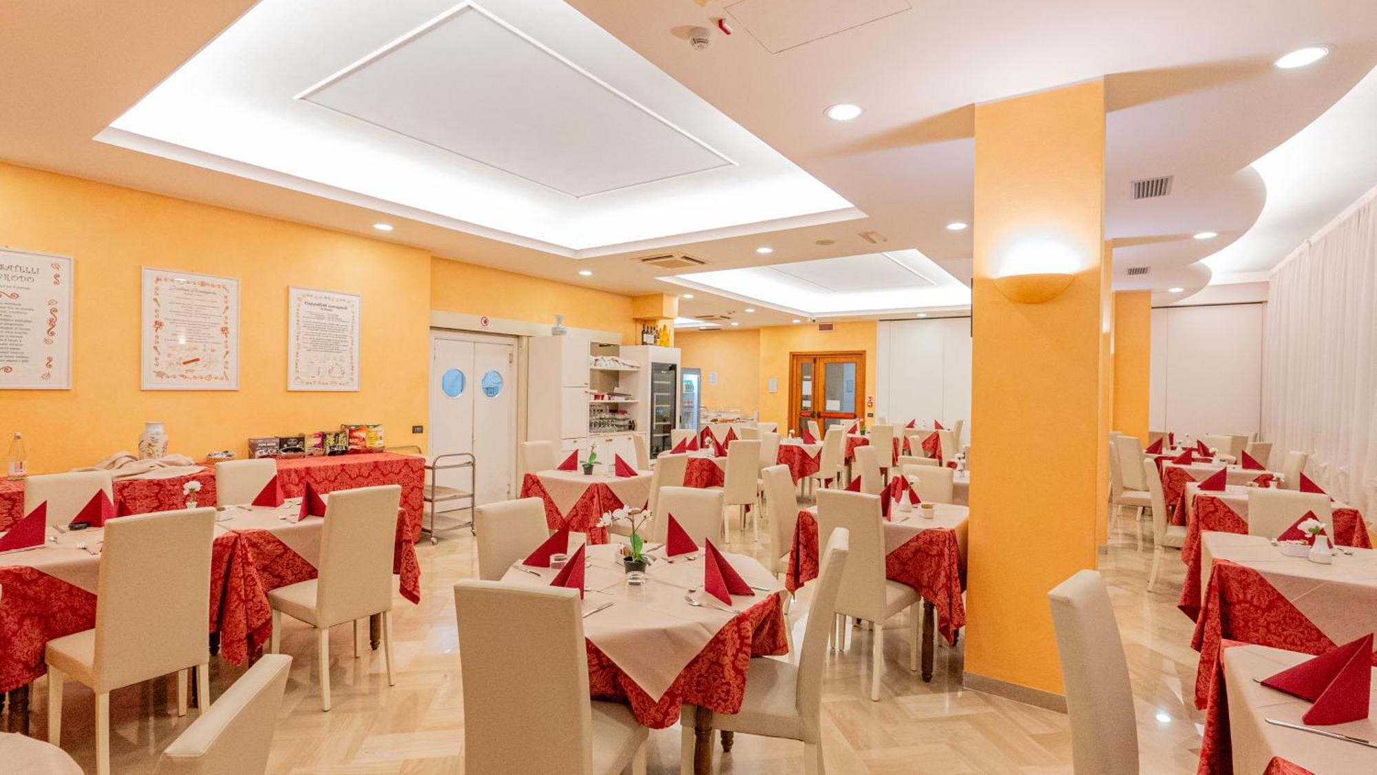 רימיני Hotel Nobel מראה חיצוני תמונה