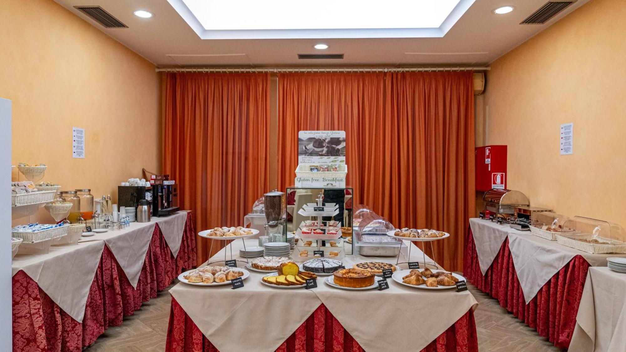 רימיני Hotel Nobel מראה חיצוני תמונה