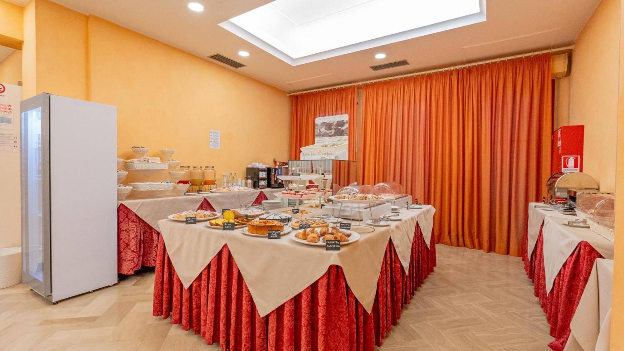 רימיני Hotel Nobel מראה חיצוני תמונה