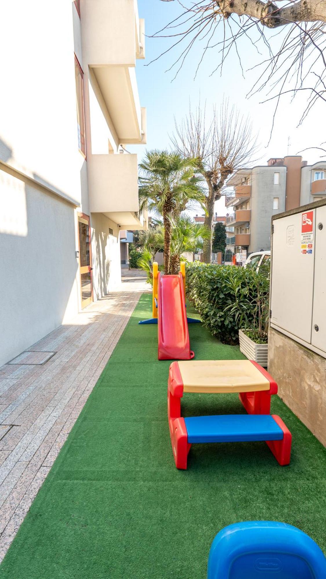 רימיני Hotel Nobel מראה חיצוני תמונה