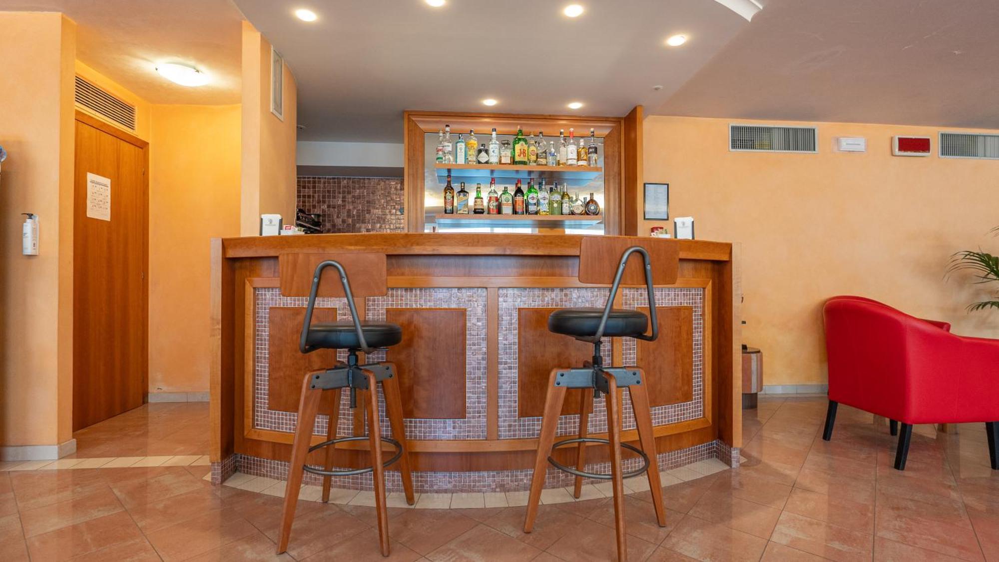 רימיני Hotel Nobel מראה חיצוני תמונה