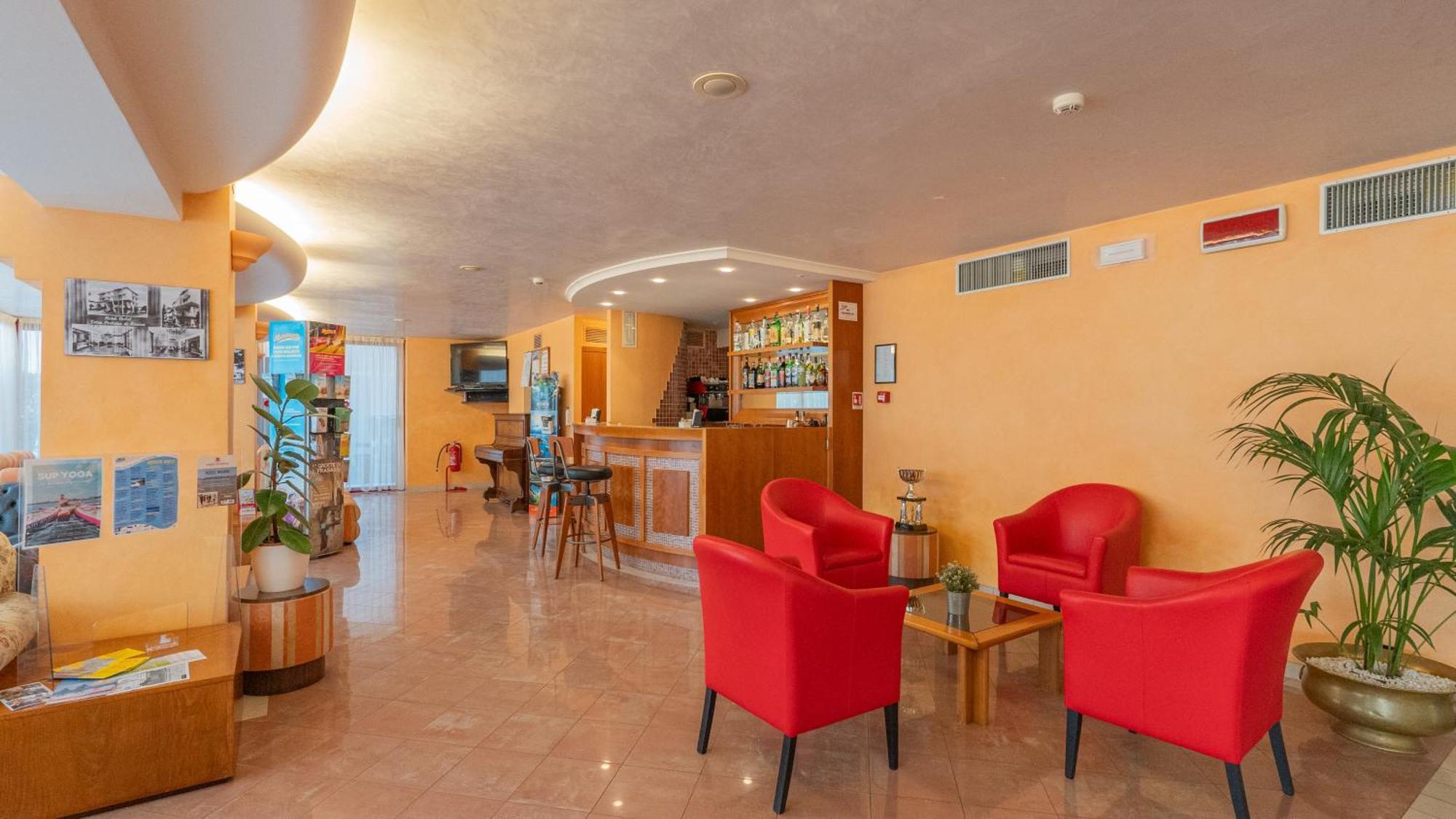 רימיני Hotel Nobel מראה חיצוני תמונה