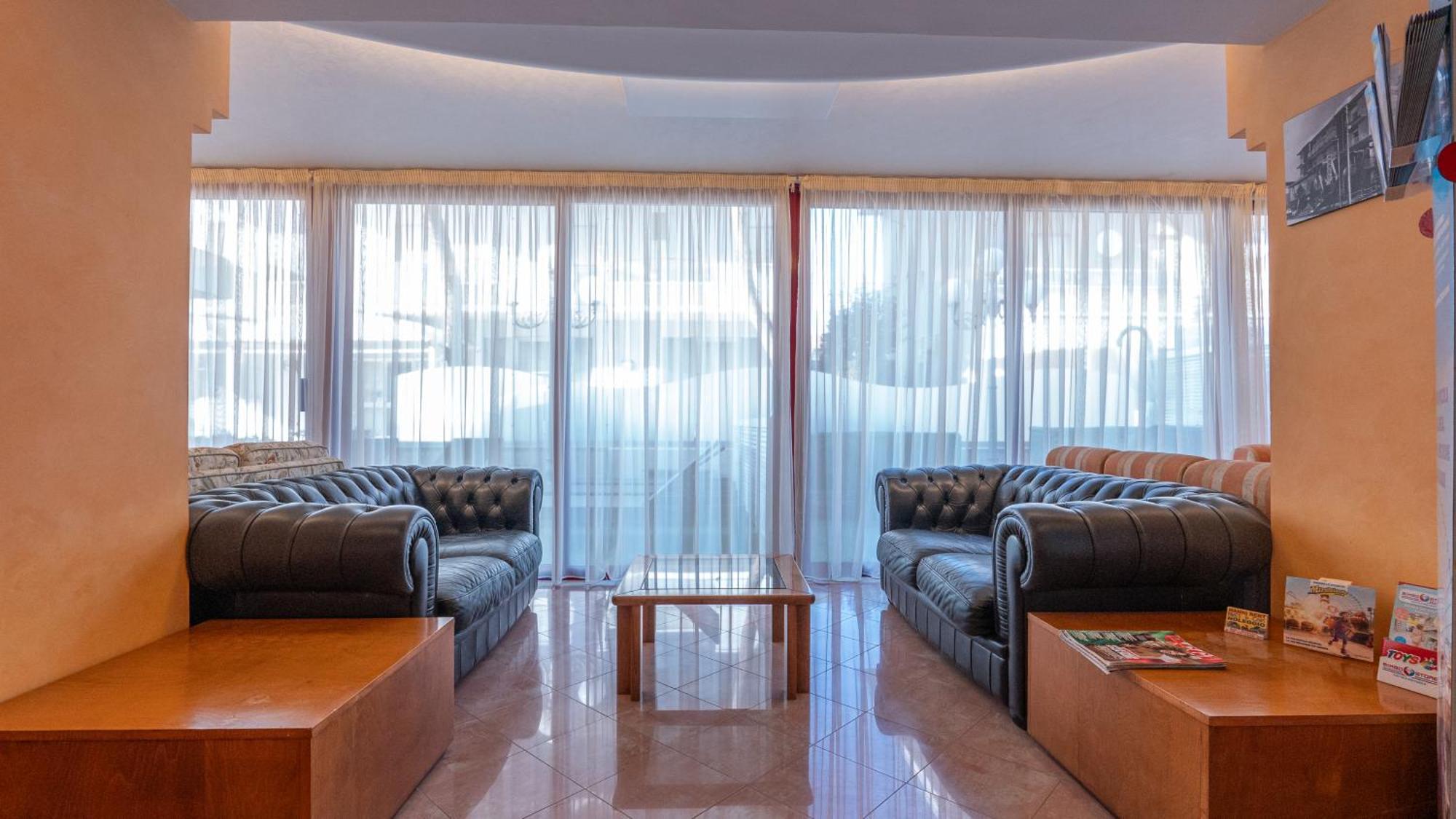 רימיני Hotel Nobel מראה חיצוני תמונה
