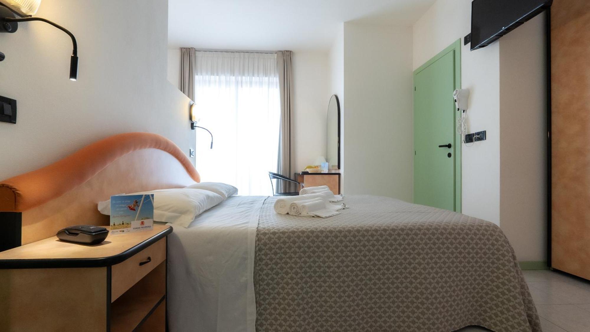 רימיני Hotel Nobel מראה חיצוני תמונה