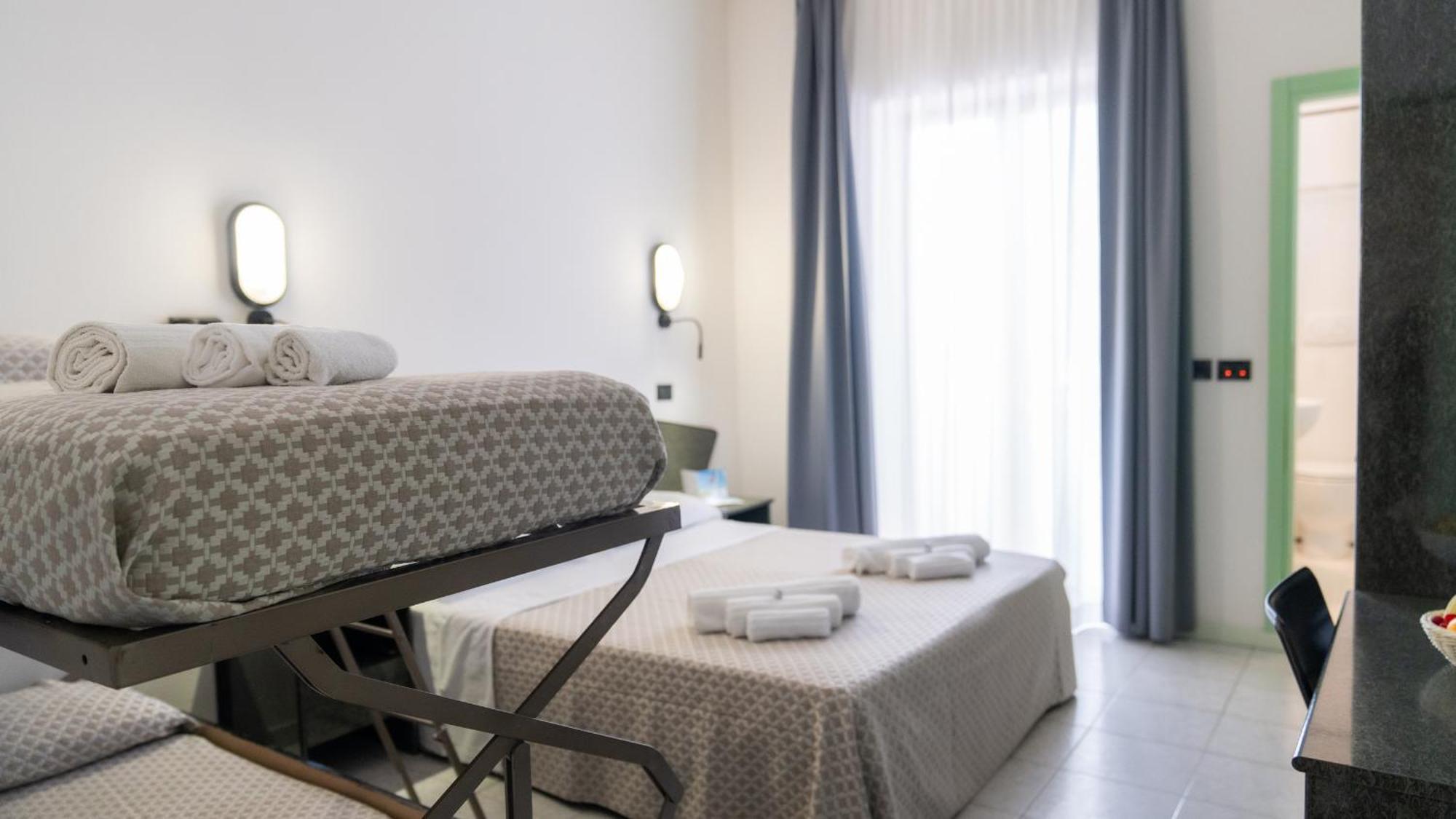 רימיני Hotel Nobel מראה חיצוני תמונה
